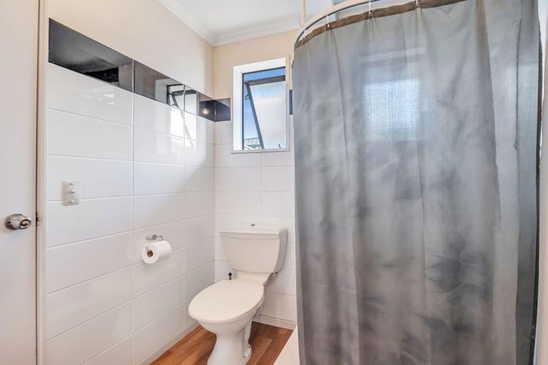 Photo of property in 2/56 Aorangi Road, Bryndwr, Christchurch, 8053