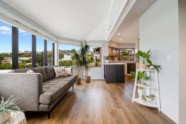 Photo of property in 146 Pacific Parade, Army Bay, Whangaparaoa, 0930