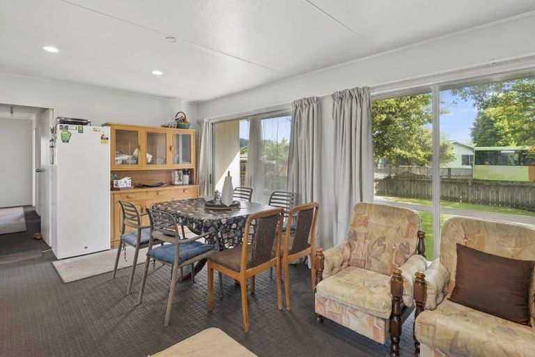 Photo of property in 2b Cherrywood Place, Western Heights, Rotorua, 3015