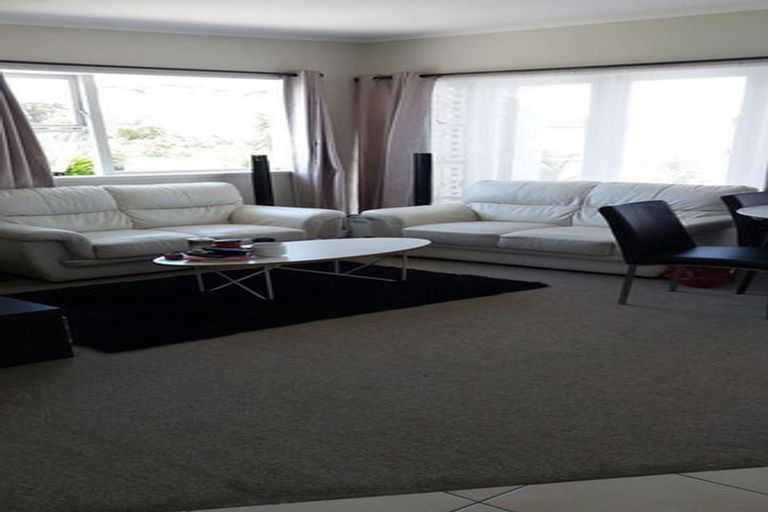 Photo of property in 1/27 Neptune Avenue, Beach Haven, Auckland, 0626