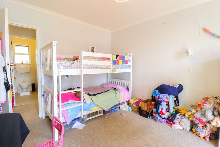 Photo of property in 31 Somerset Crescent, Highbury, Palmerston North, 4412