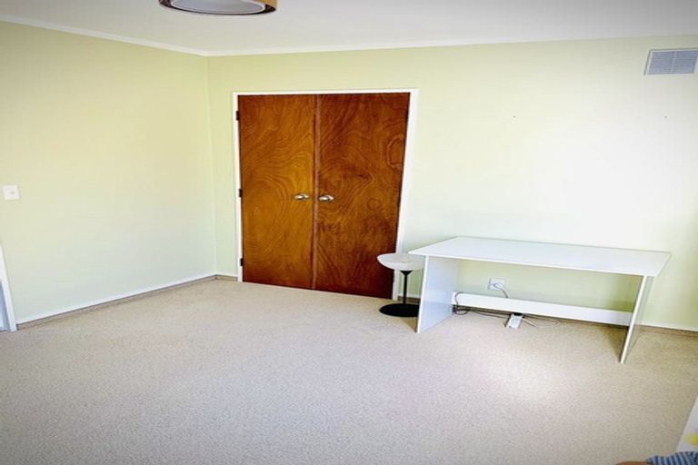 Photo of property in 15a Shastri Terrace, Khandallah, Wellington, 6035