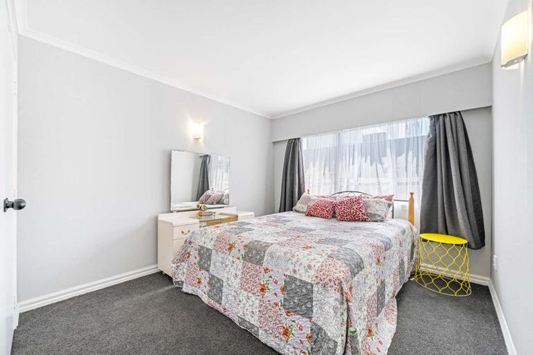 Photo of property in 1/248 Great North Road, Henderson, Auckland, 0612