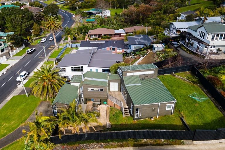 Photo of property in 3a Pah Road, Cockle Bay, Auckland, 2014