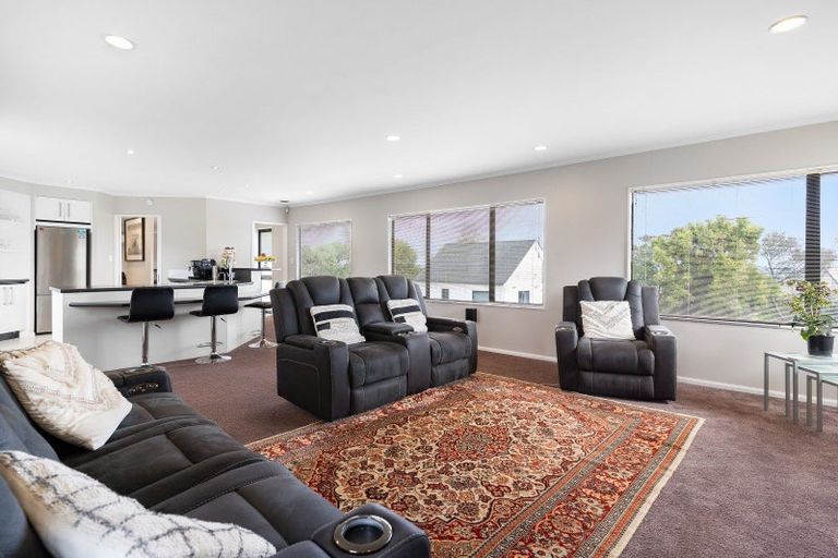 Photo of property in 8 Chiania Place, Somerville, Auckland, 2014