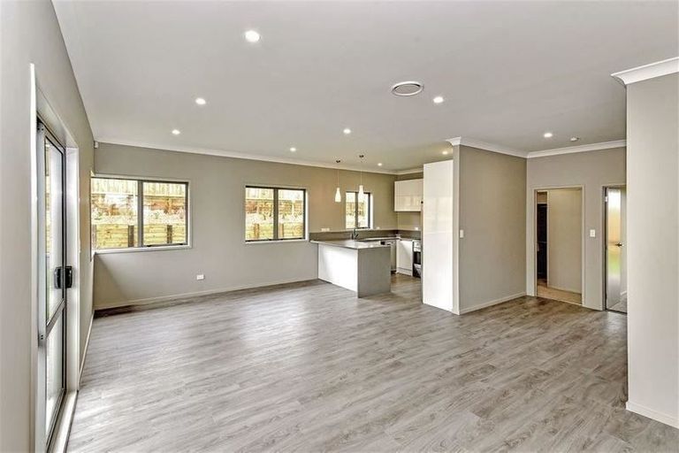 Photo of property in 11 Stonedale Drive, Pukekohe, 2120