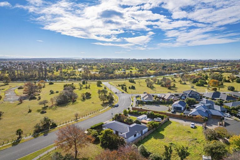 Photo of property in 2/18 Mervyn Drive, Avondale, Christchurch, 8061