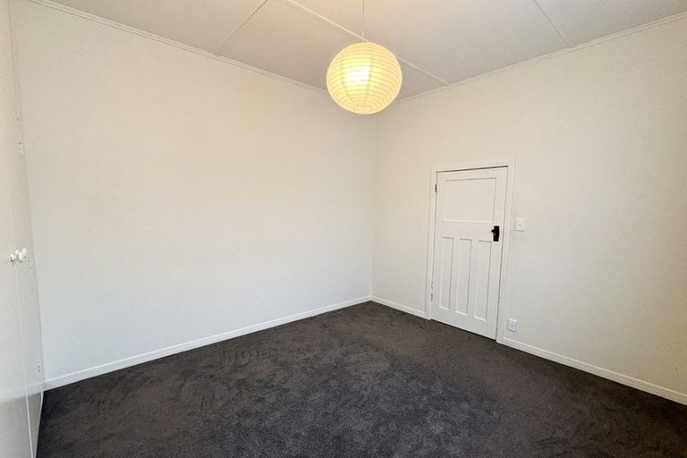 Photo of property in 123 Onepu Road, Lyall Bay, Wellington, 6022