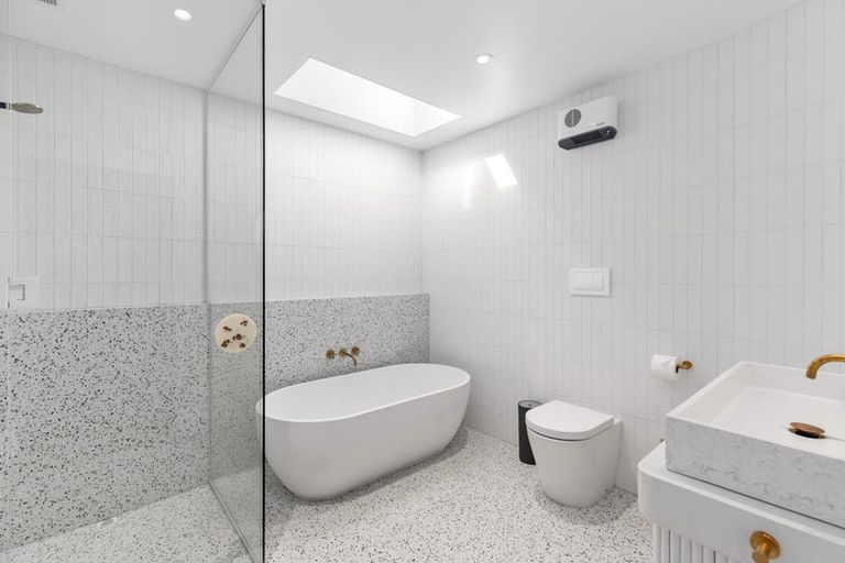 Photo of property in 34 Minaret Ridge, Wanaka, 9305