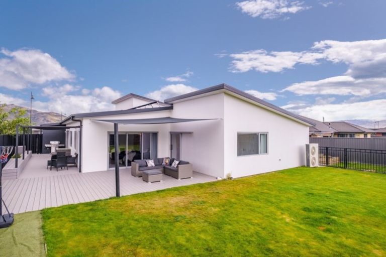 Photo of property in 25 Magnetic Place, Cromwell, 9310