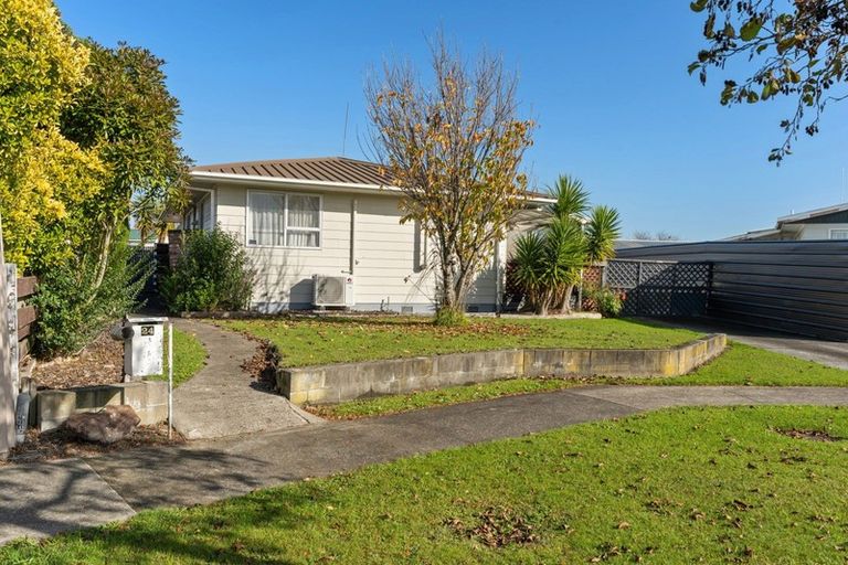 Photo of property in 24 Hillcrest Drive, Kelvin Grove, Palmerston North, 4414