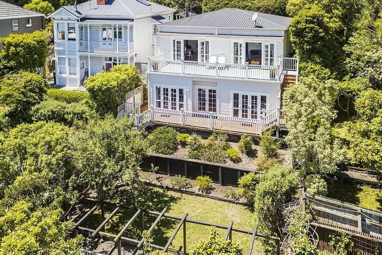 Photo of property in 70 Overtoun Terrace, Hataitai, Wellington, 6021