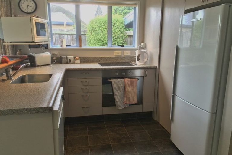 Photo of property in 8a Kuri Place, Wanaka, 9305