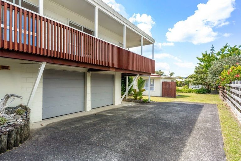 Photo of property in 216 Patuwai Drive, Whangamata, 3620