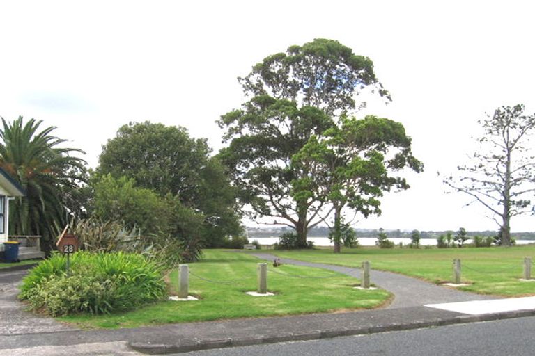 Photo of property in 28 Dawnhaven Drive, Te Atatu Peninsula, Auckland, 0610
