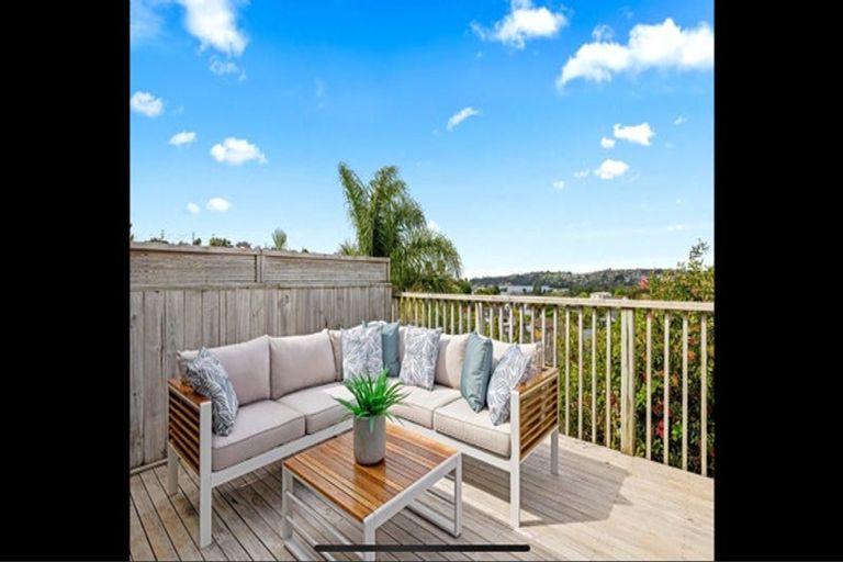 Photo of property in 12a Tower Hill, Stanmore Bay, Whangaparaoa, 0930