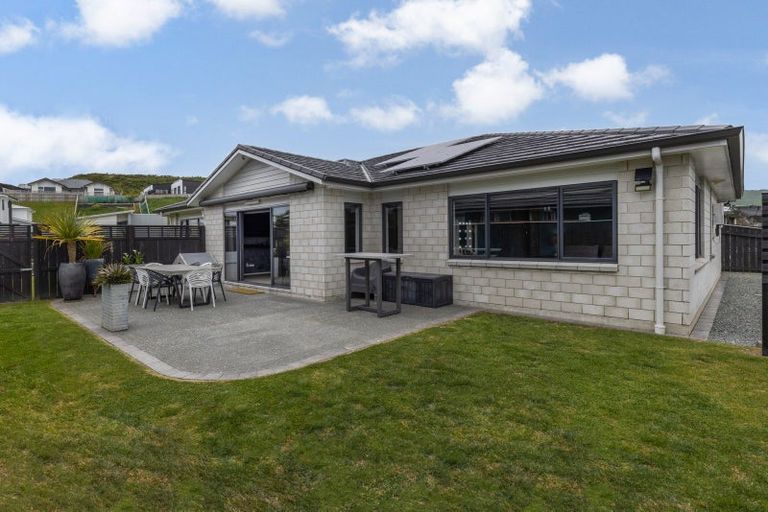 Photo of property in 118 John Burke Drive, Aotea, Porirua, 5024