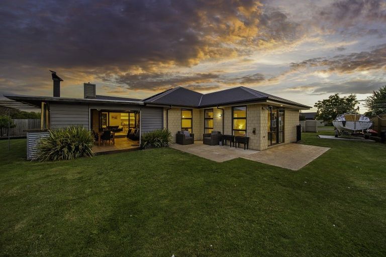 Photo of property in 4 Melville Crescent, Rolleston, 7614
