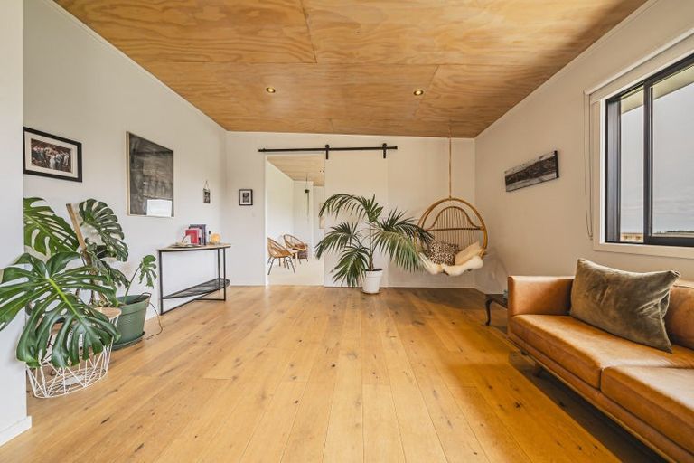 Photo of property in 22b Saint Ives Grove, Whalers Gate, New Plymouth, 4310