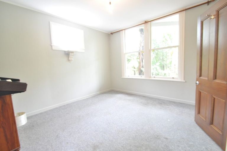 Photo of property in 140 Glenmore Street, Northland, Wellington, 6012