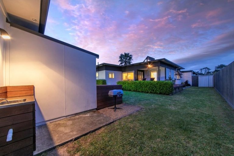 Photo of property in 87 Nikau Street, New Lynn, Auckland, 0600