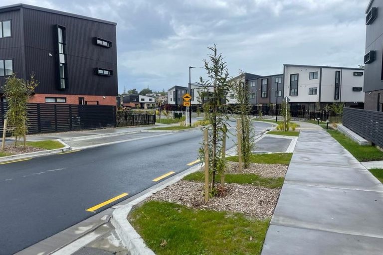 Photo of property in 21 Jabuka Street, Glen Eden, Auckland, 0602