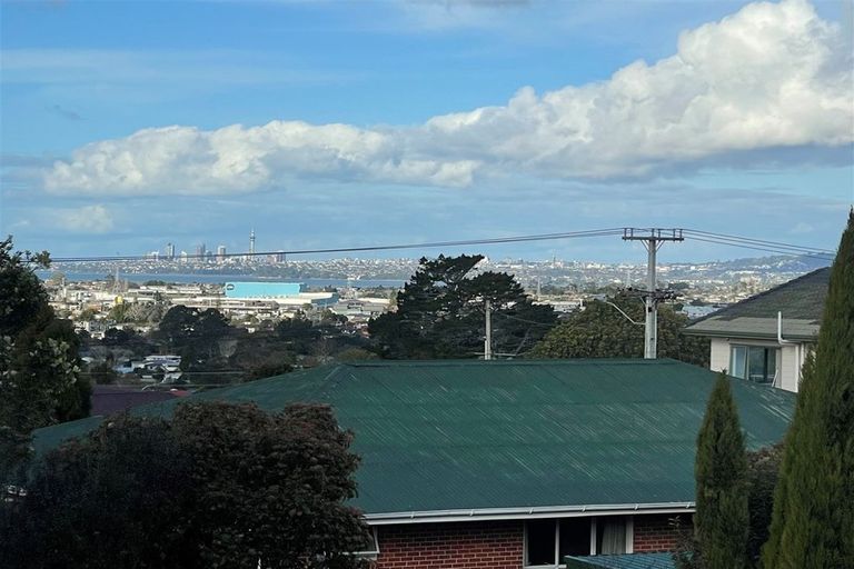 Photo of property in 8 Gordon Stanley Drive, Massey, Auckland, 0614
