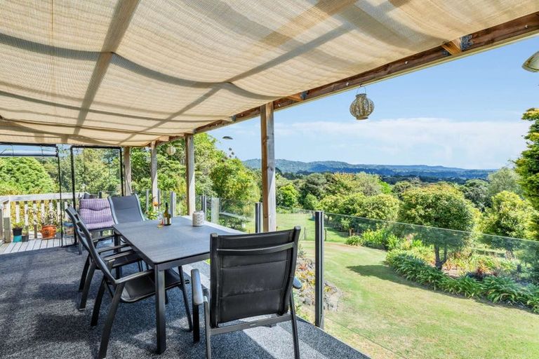 Photo of property in 11 North Way, Titirangi, Auckland, 0604