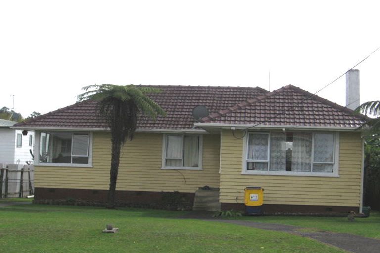 Photo of property in 23 Fairdene Avenue, Henderson, Auckland, 0610