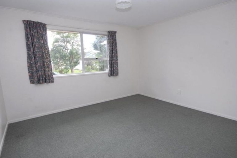 Photo of property in 13 Tahu Crescent, Sunnynook, Auckland, 0620