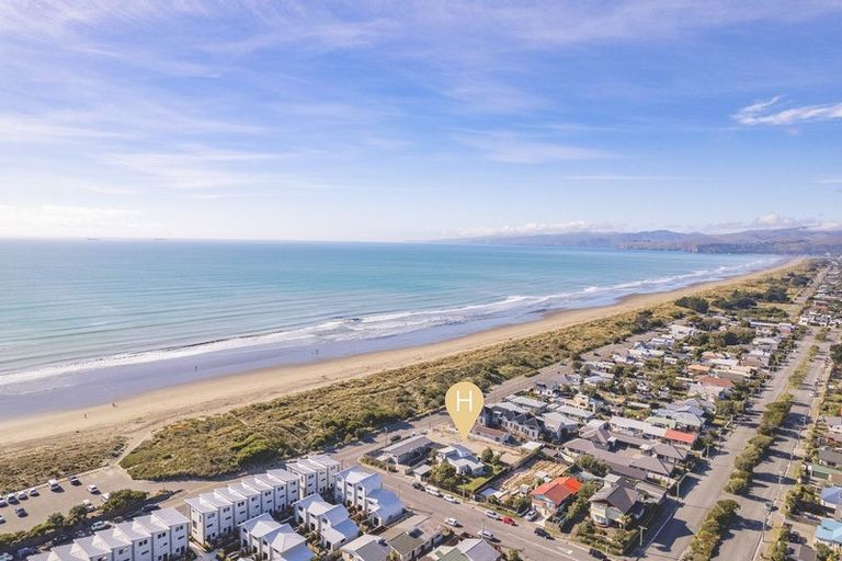 Photo of property in 243 Marine Parade, New Brighton, Christchurch, 8061