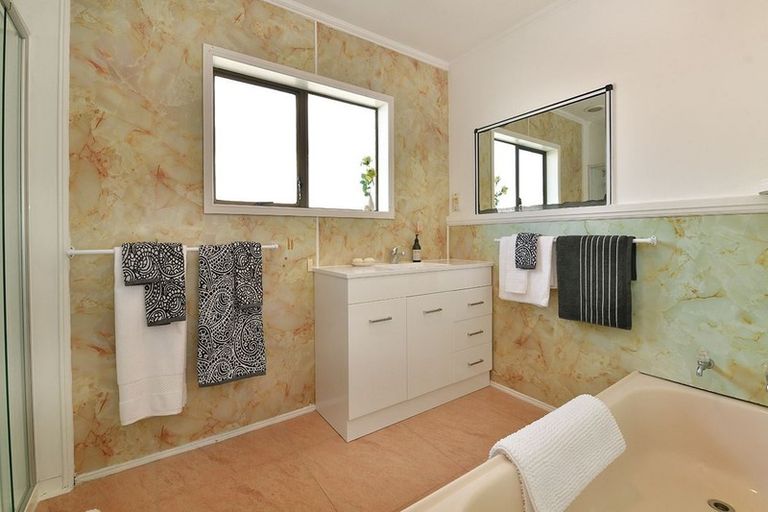 Photo of property in 2/428 Hibiscus Coast Highway, Orewa, 0931