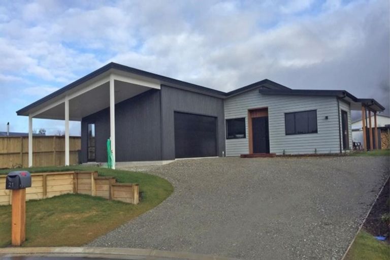 Photo of property in 21 Pennycook Place, Lake Hawea, Wanaka, 9382