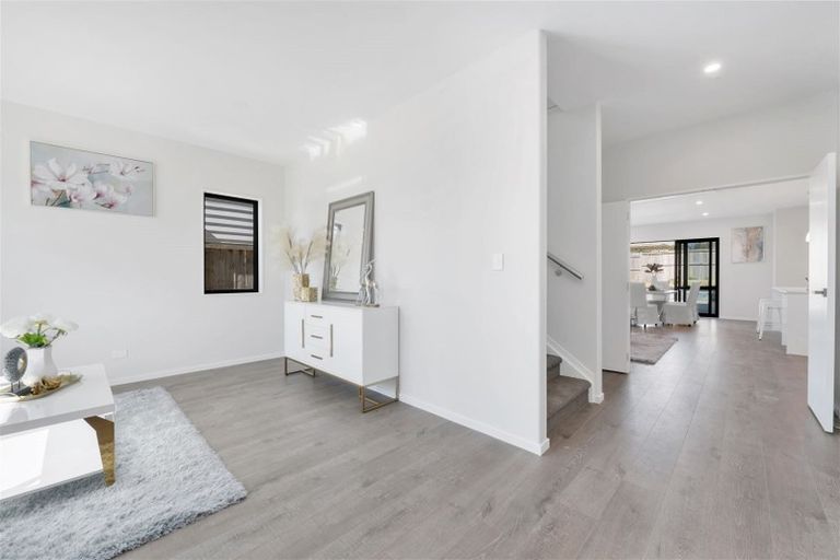 Photo of property in 48 Hikuawa Road, Flat Bush, Auckland, 2019