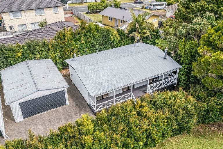Photo of property in 1/47 Farquhar Road, Glendene, Auckland, 0602