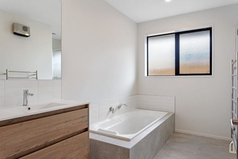 Photo of property in 33 Selfe Crescent, Burwood, Christchurch, 8083