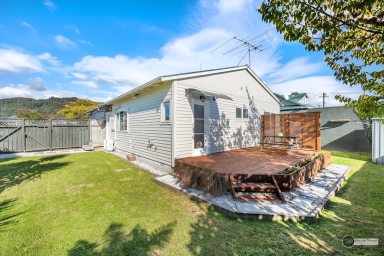 Photo of property in 2f2- Bentinck Street, Wallaceville, Upper Hutt, 5018