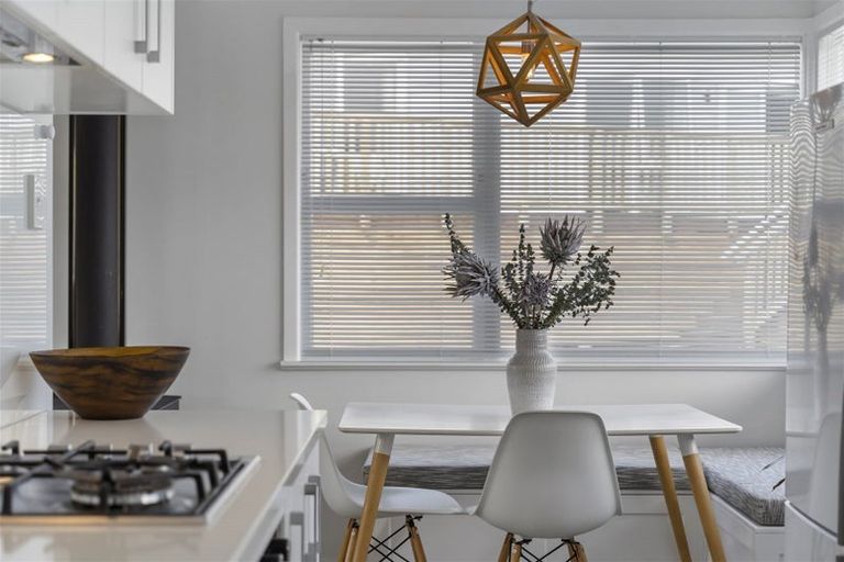 Photo of property in 17b Roseneath Place, Birkdale, Auckland, 0626