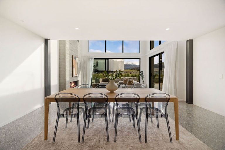 Photo of property in 10 Soudley Court, Jacks Point, Queenstown, 9371