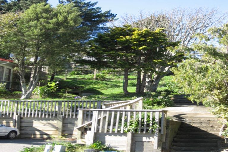 Photo of property in 188 Newlands Road, Newlands, Wellington, 6037