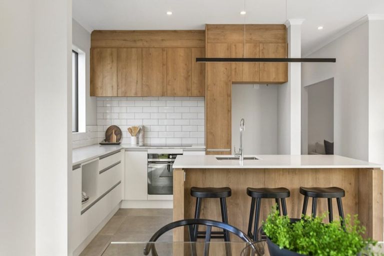 Photo of property in 2 Owen Chapman Drive, Red Beach, 0932