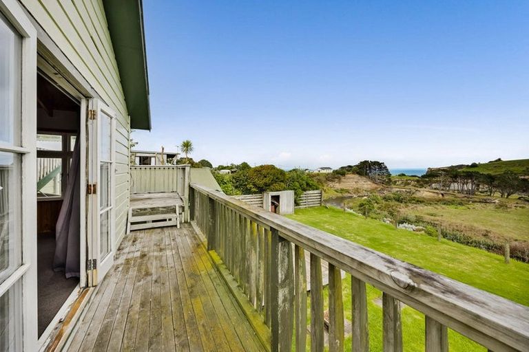 Photo of property in 52 Kawei Road, Ohawe, Hawera, 4671