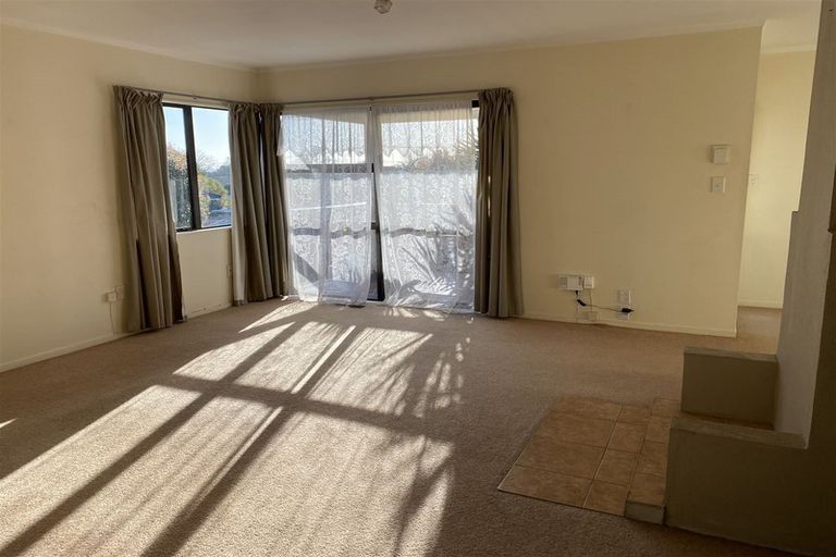 Photo of property in 8a Croydon Road, New Lynn, Auckland, 0600