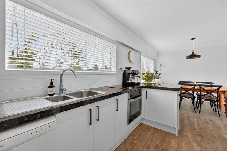 Photo of property in 3/8 Wolsley Avenue, Milford, Auckland, 0620