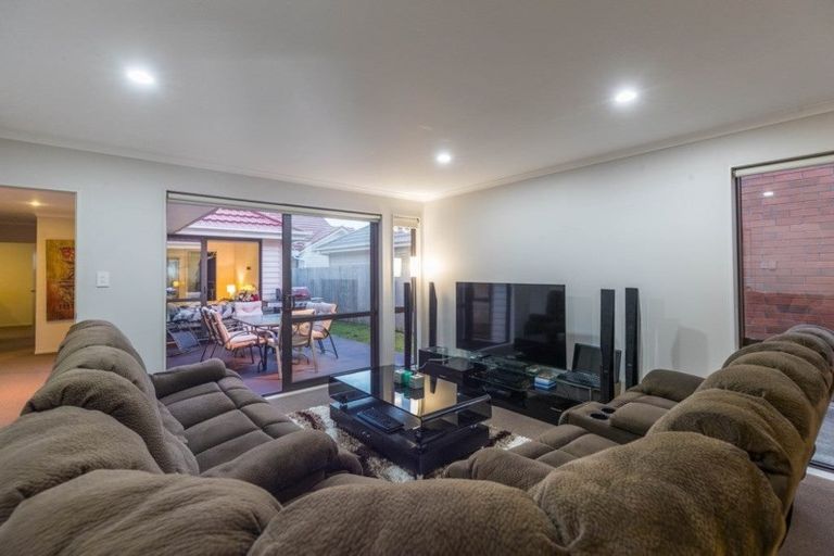 Photo of property in 20 Tarapiroe Avenue, Takanini, 2112