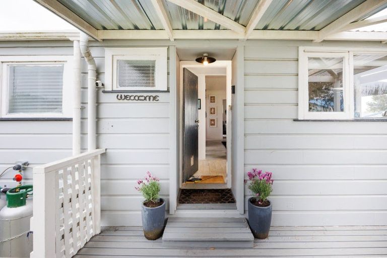 Photo of property in 24 Punga Street, Tangimoana, 4822