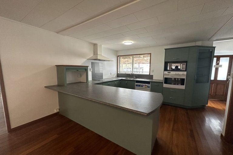Photo of property in 26 Cockayne Crescent, Sunnynook, Auckland, 0620