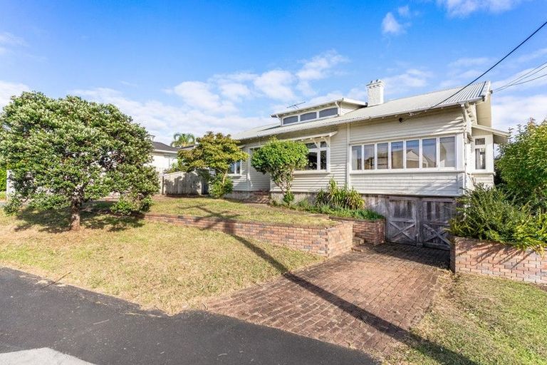 Photo of property in 10 Ewen Street, Takapuna, Auckland, 0622