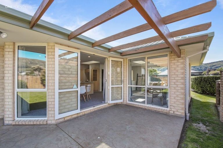 Photo of property in 5 Castleview Lane, Heathcote Valley, Christchurch, 8022