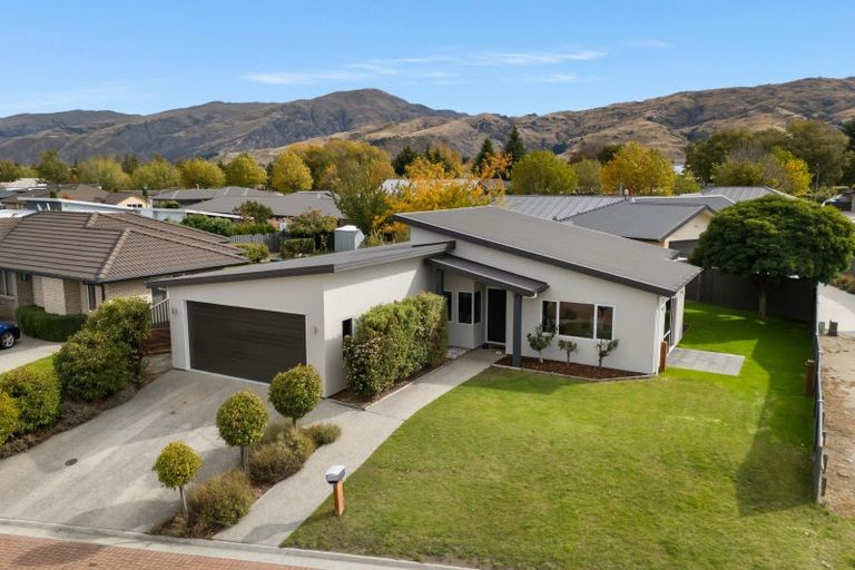 Photo of property in 6 Crabbe Place, Cromwell, 9310
